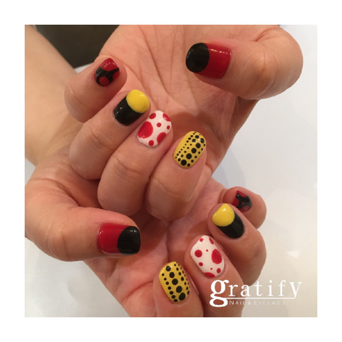 Gratify 草間彌生ネイル Gratify 草間彌生ネイル