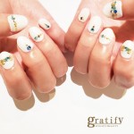 （gratify）ホワイトストーンネイル