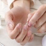 ジェルネイルが浮きやすい人の特徴とは？今日からできる！持ちを良くする秘訣!!